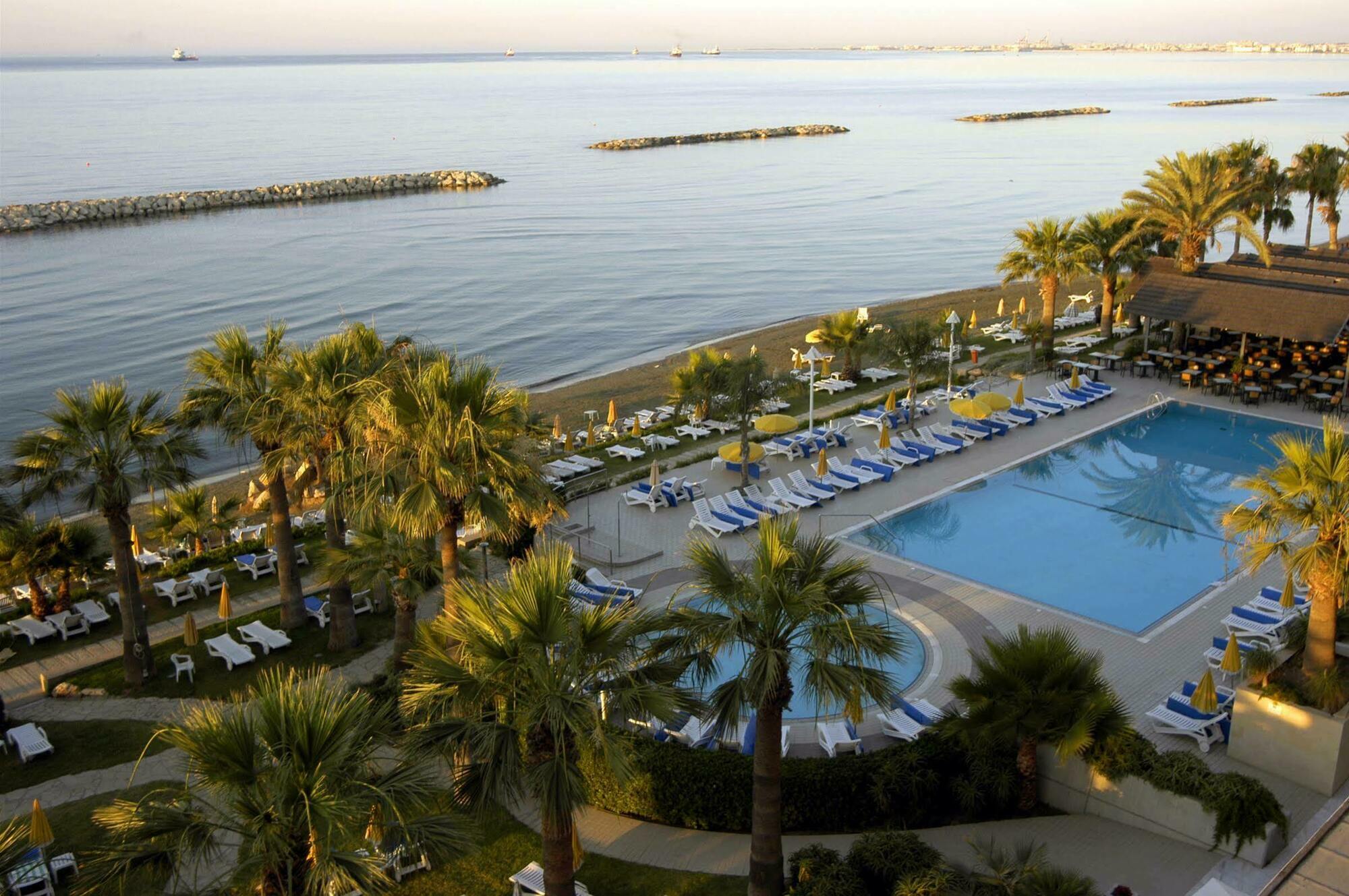 Palm Beach Hotel & Bungalows Larnaca Instalações foto